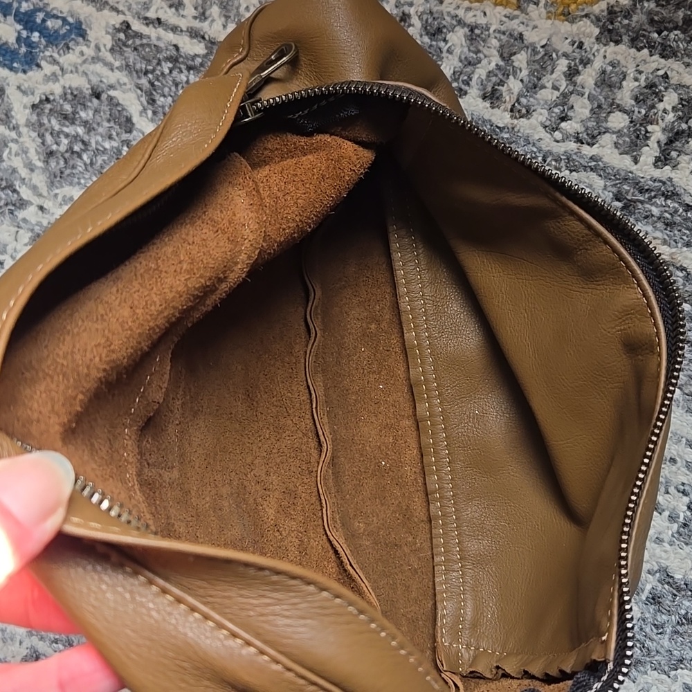 Parker Thatch sling in luggage color - Picture 4 of 9